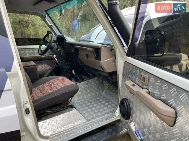 Белый Тойота Ленд Крузер, объемом двигателя 4.2 л и пробегом 137 тыс. км за 44900 $, фото 23 на Automoto.ua
