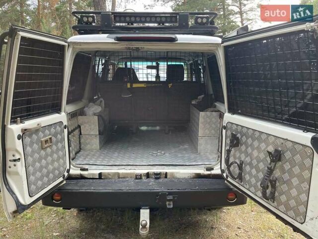 Белый Тойота Ленд Крузер, объемом двигателя 4.2 л и пробегом 137 тыс. км за 44900 $, фото 29 на Automoto.ua