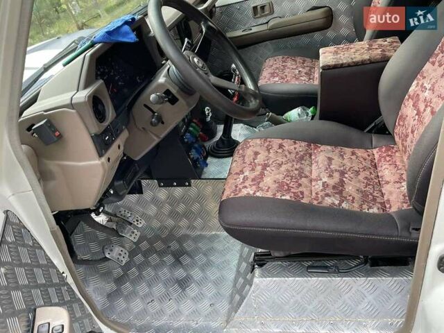 Белый Тойота Ленд Крузер, объемом двигателя 4.2 л и пробегом 137 тыс. км за 44900 $, фото 31 на Automoto.ua