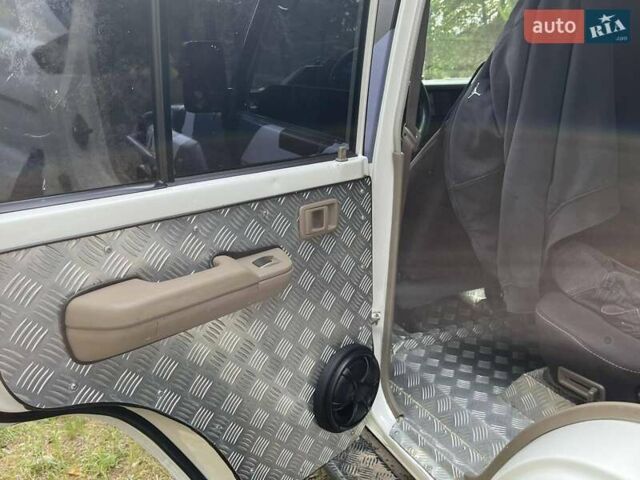 Белый Тойота Ленд Крузер, объемом двигателя 4.2 л и пробегом 137 тыс. км за 44900 $, фото 30 на Automoto.ua