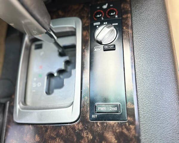 Белый Тойота Ленд Крузер, объемом двигателя 0 л и пробегом 160 тыс. км за 23500 $, фото 26 на Automoto.ua