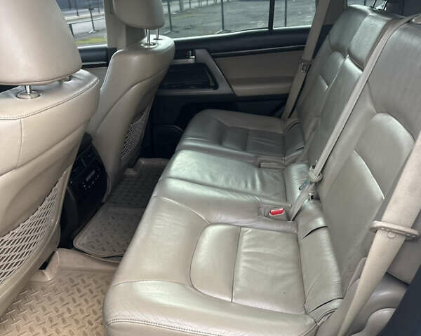 Белый Тойота Ленд Крузер, объемом двигателя 0 л и пробегом 160 тыс. км за 23500 $, фото 12 на Automoto.ua