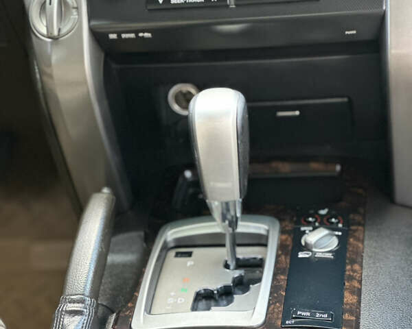 Белый Тойота Ленд Крузер, объемом двигателя 0 л и пробегом 160 тыс. км за 23500 $, фото 22 на Automoto.ua