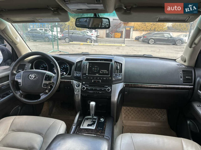 Белый Тойота Ленд Крузер, объемом двигателя 0 л и пробегом 160 тыс. км за 23500 $, фото 19 на Automoto.ua