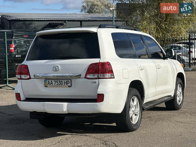 Белый Тойота Ленд Крузер, объемом двигателя 0 л и пробегом 160 тыс. км за 23500 $, фото 4 на Automoto.ua