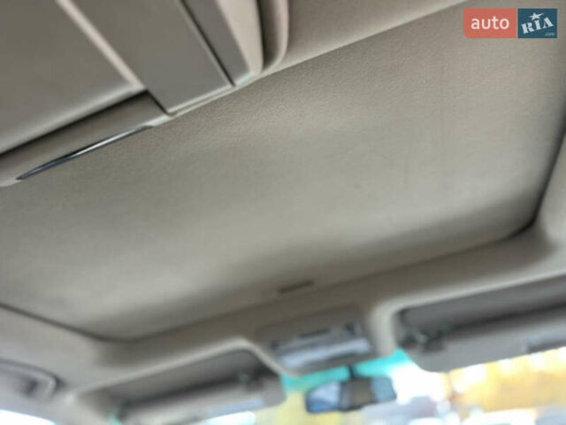 Белый Тойота Ленд Крузер, объемом двигателя 5.7 л и пробегом 160 тыс. км за 23500 $, фото 20 на Automoto.ua