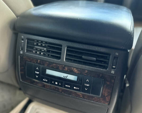 Белый Тойота Ленд Крузер, объемом двигателя 0 л и пробегом 160 тыс. км за 23500 $, фото 18 на Automoto.ua