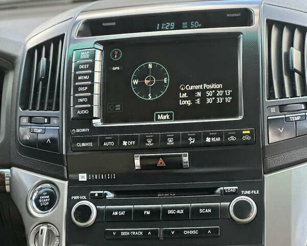 Белый Тойота Ленд Крузер, объемом двигателя 0 л и пробегом 160 тыс. км за 23500 $, фото 23 на Automoto.ua