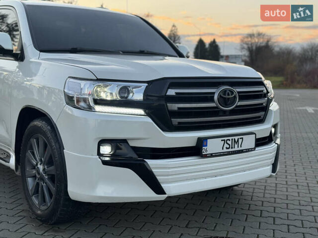 Білий Тойота Ленд Крузер, об'ємом двигуна 4 л та пробігом 240 тис. км за 30000 $, фото 3 на Automoto.ua