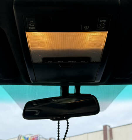 Білий Тойота Ленд Крузер, об'ємом двигуна 4.66 л та пробігом 155 тис. км за 31300 $, фото 29 на Automoto.ua