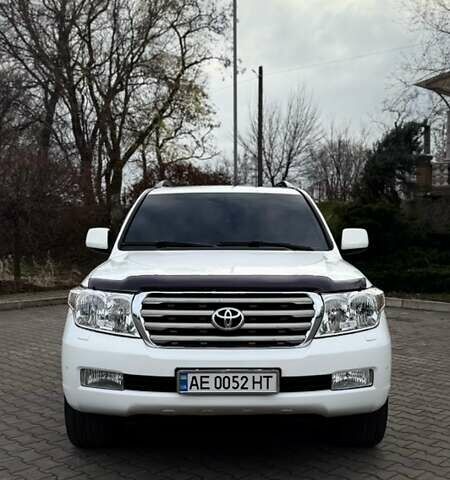 Білий Тойота Ленд Крузер, об'ємом двигуна 4.66 л та пробігом 155 тис. км за 31300 $, фото 1 на Automoto.ua