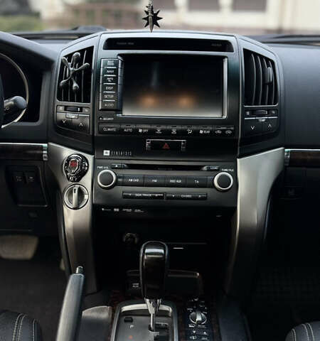 Білий Тойота Ленд Крузер, об'ємом двигуна 4.66 л та пробігом 155 тис. км за 31300 $, фото 14 на Automoto.ua