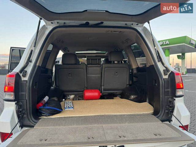 Білий Тойота Ленд Крузер, об'ємом двигуна 4 л та пробігом 240 тис. км за 30000 $, фото 23 на Automoto.ua