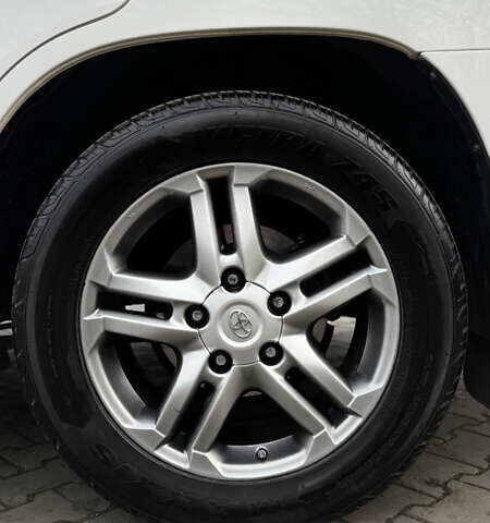 Білий Тойота Ленд Крузер, об'ємом двигуна 4.66 л та пробігом 155 тис. км за 31300 $, фото 12 на Automoto.ua