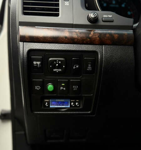 Білий Тойота Ленд Крузер, об'ємом двигуна 4.66 л та пробігом 155 тис. км за 31300 $, фото 24 на Automoto.ua