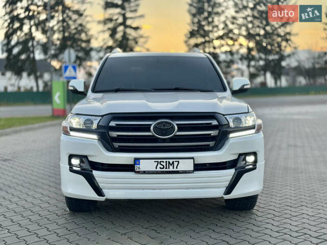 Білий Тойота Ленд Крузер, об'ємом двигуна 4 л та пробігом 240 тис. км за 30000 $, фото 1 на Automoto.ua