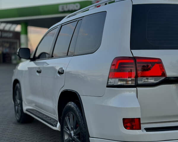 Білий Тойота Ленд Крузер, об'ємом двигуна 4 л та пробігом 240 тис. км за 30000 $, фото 12 на Automoto.ua