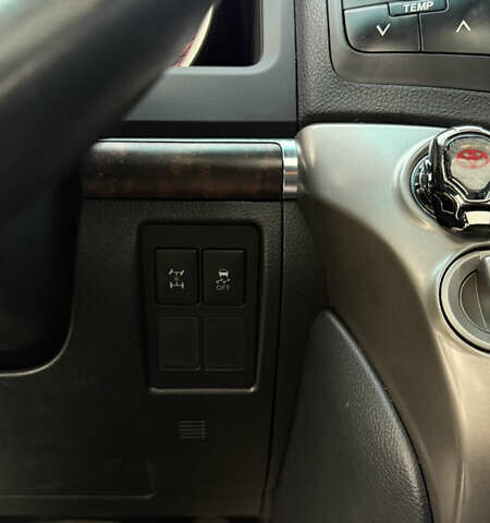 Білий Тойота Ленд Крузер, об'ємом двигуна 4.66 л та пробігом 155 тис. км за 31300 $, фото 27 на Automoto.ua