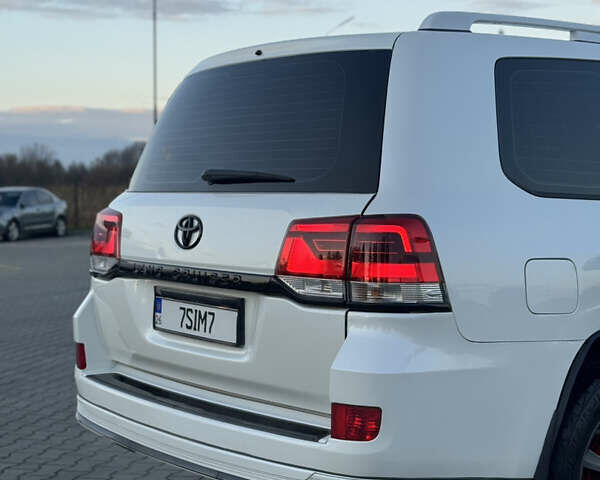 Білий Тойота Ленд Крузер, об'ємом двигуна 4 л та пробігом 240 тис. км за 30000 $, фото 7 на Automoto.ua