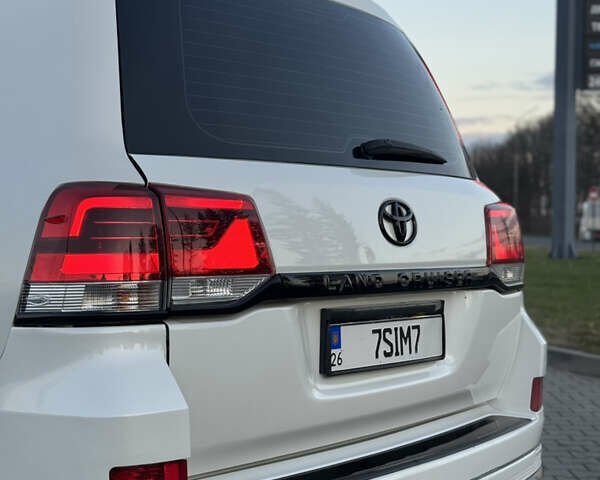 Білий Тойота Ленд Крузер, об'ємом двигуна 4 л та пробігом 240 тис. км за 30000 $, фото 9 на Automoto.ua