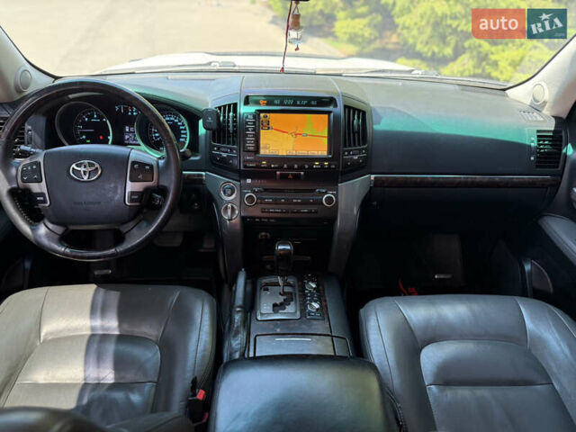 Белый Тойота Ленд Крузер, объемом двигателя 4.46 л и пробегом 253 тыс. км за 28500 $, фото 37 на Automoto.ua