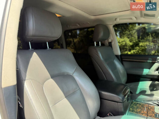 Белый Тойота Ленд Крузер, объемом двигателя 4.46 л и пробегом 253 тыс. км за 28500 $, фото 23 на Automoto.ua