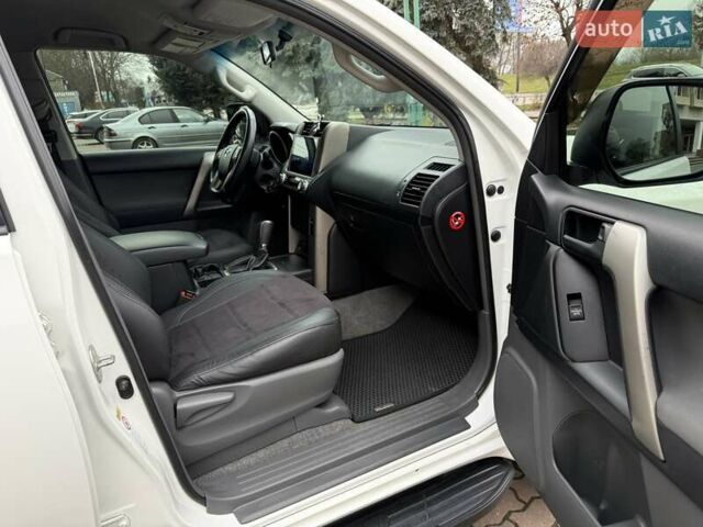 Білий Тойота Ленд Крузер, об'ємом двигуна 2.69 л та пробігом 157 тис. км за 24300 $, фото 19 на Automoto.ua
