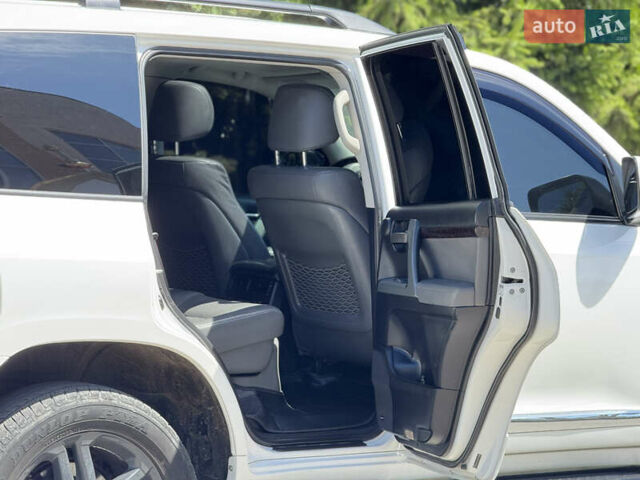 Белый Тойота Ленд Крузер, объемом двигателя 4.46 л и пробегом 253 тыс. км за 28500 $, фото 29 на Automoto.ua