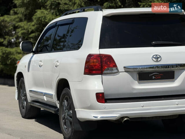 Белый Тойота Ленд Крузер, объемом двигателя 4.46 л и пробегом 253 тыс. км за 28500 $, фото 4 на Automoto.ua