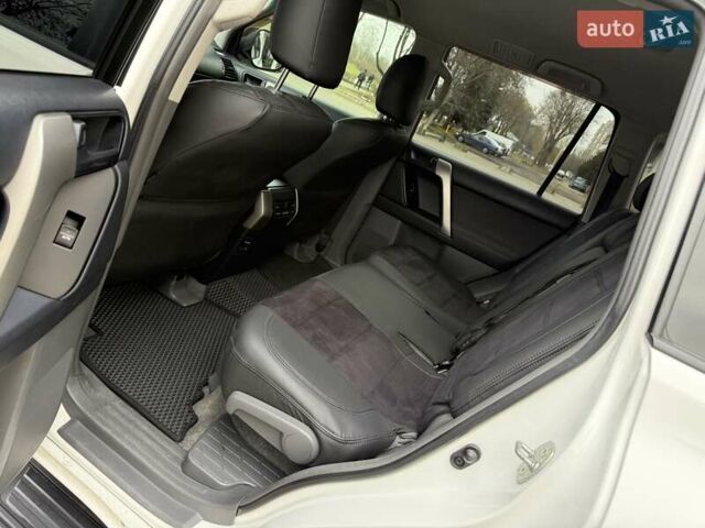 Білий Тойота Ленд Крузер, об'ємом двигуна 2.69 л та пробігом 157 тис. км за 24300 $, фото 21 на Automoto.ua