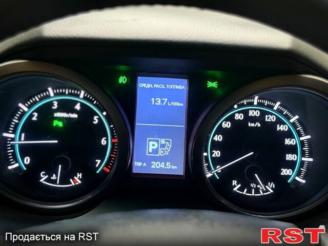 Белый Тойота Ленд Крузер, объемом двигателя 4 л и пробегом 210 тыс. км за 30000 $, фото 6 на Automoto.ua