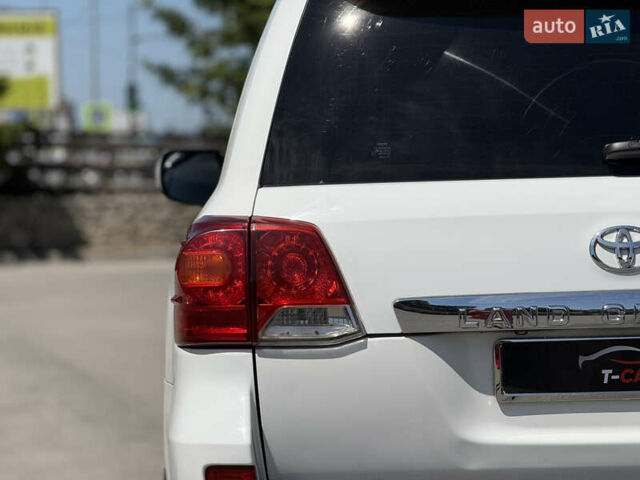 Белый Тойота Ленд Крузер, объемом двигателя 4.46 л и пробегом 253 тыс. км за 28500 $, фото 11 на Automoto.ua