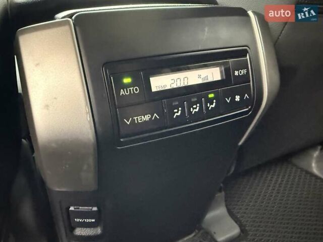 Білий Тойота Ленд Крузер, об'ємом двигуна 2.69 л та пробігом 157 тис. км за 24300 $, фото 28 на Automoto.ua