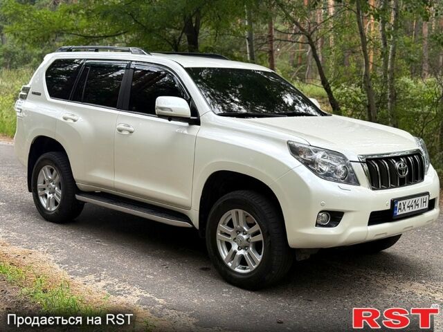 Белый Тойота Ленд Крузер, объемом двигателя 4 л и пробегом 210 тыс. км за 30000 $, фото 2 на Automoto.ua