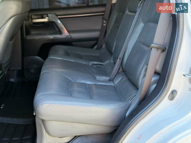 Белый Тойота Ленд Крузер, объемом двигателя 4.46 л и пробегом 253 тыс. км за 28500 $, фото 48 на Automoto.ua