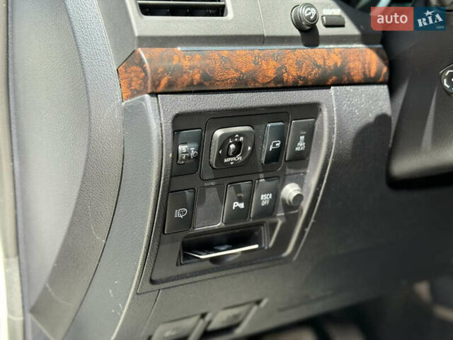 Белый Тойота Ленд Крузер, объемом двигателя 4.46 л и пробегом 253 тыс. км за 28500 $, фото 43 на Automoto.ua