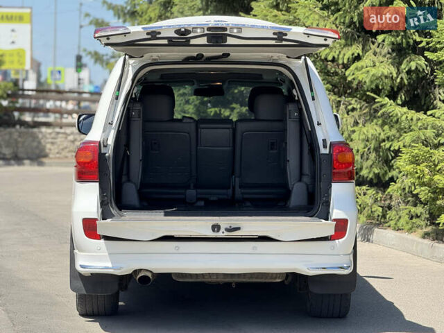 Белый Тойота Ленд Крузер, объемом двигателя 4.46 л и пробегом 253 тыс. км за 28500 $, фото 8 на Automoto.ua