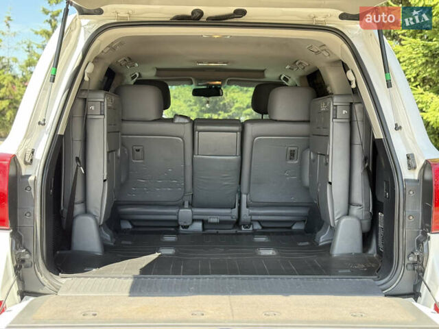 Белый Тойота Ленд Крузер, объемом двигателя 4.46 л и пробегом 253 тыс. км за 28500 $, фото 47 на Automoto.ua