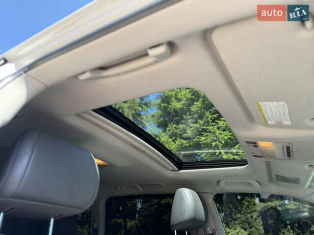 Белый Тойота Ленд Крузер, объемом двигателя 4.46 л и пробегом 253 тыс. км за 28500 $, фото 24 на Automoto.ua