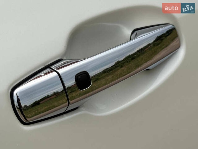 Белый Тойота Ленд Крузер, объемом двигателя 4.5 л и пробегом 228 тыс. км за 27900 $, фото 18 на Automoto.ua