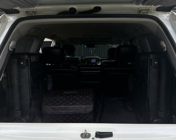 Белый Тойота Ленд Крузер, объемом двигателя 4.46 л и пробегом 276 тыс. км за 34500 $, фото 9 на Automoto.ua