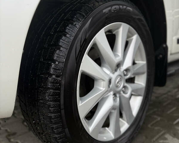 Белый Тойота Ленд Крузер, объемом двигателя 4.46 л и пробегом 276 тыс. км за 34500 $, фото 6 на Automoto.ua