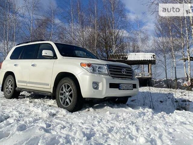 Белый Тойота Ленд Крузер, объемом двигателя 4.6 л и пробегом 158 тыс. км за 34500 $, фото 19 на Automoto.ua