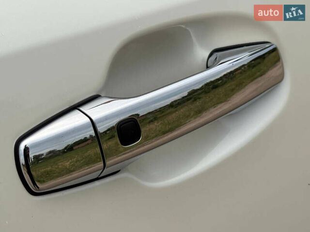 Белый Тойота Ленд Крузер, объемом двигателя 4.5 л и пробегом 228 тыс. км за 27900 $, фото 17 на Automoto.ua