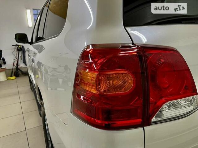 Белый Тойота Ленд Крузер, объемом двигателя 4.6 л и пробегом 158 тыс. км за 34500 $, фото 5 на Automoto.ua