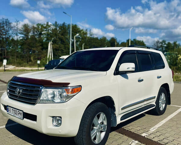 Белый Тойота Ленд Крузер, объемом двигателя 4.46 л и пробегом 302 тыс. км за 28000 $, фото 3 на Automoto.ua