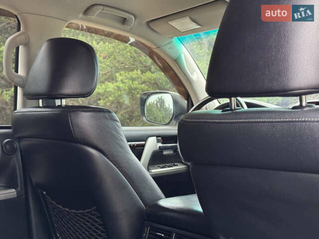 Белый Тойота Ленд Крузер, объемом двигателя 4.5 л и пробегом 228 тыс. км за 27900 $, фото 58 на Automoto.ua