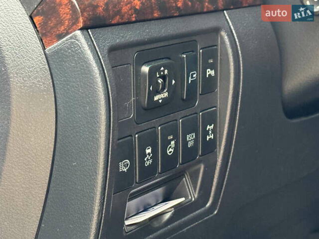 Белый Тойота Ленд Крузер, объемом двигателя 4.5 л и пробегом 228 тыс. км за 27900 $, фото 39 на Automoto.ua