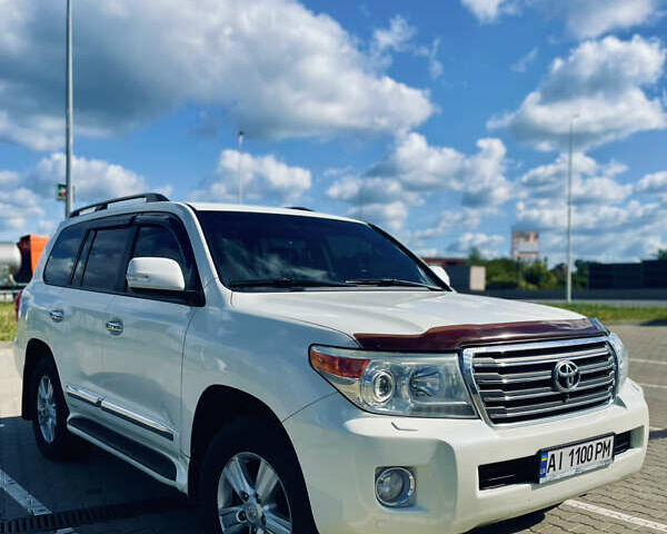 Белый Тойота Ленд Крузер, объемом двигателя 4.46 л и пробегом 302 тыс. км за 28000 $, фото 4 на Automoto.ua