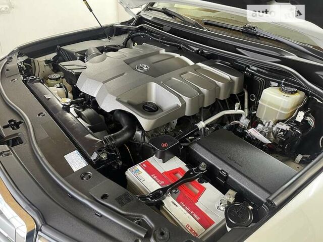 Белый Тойота Ленд Крузер, объемом двигателя 4.6 л и пробегом 158 тыс. км за 34500 $, фото 12 на Automoto.ua